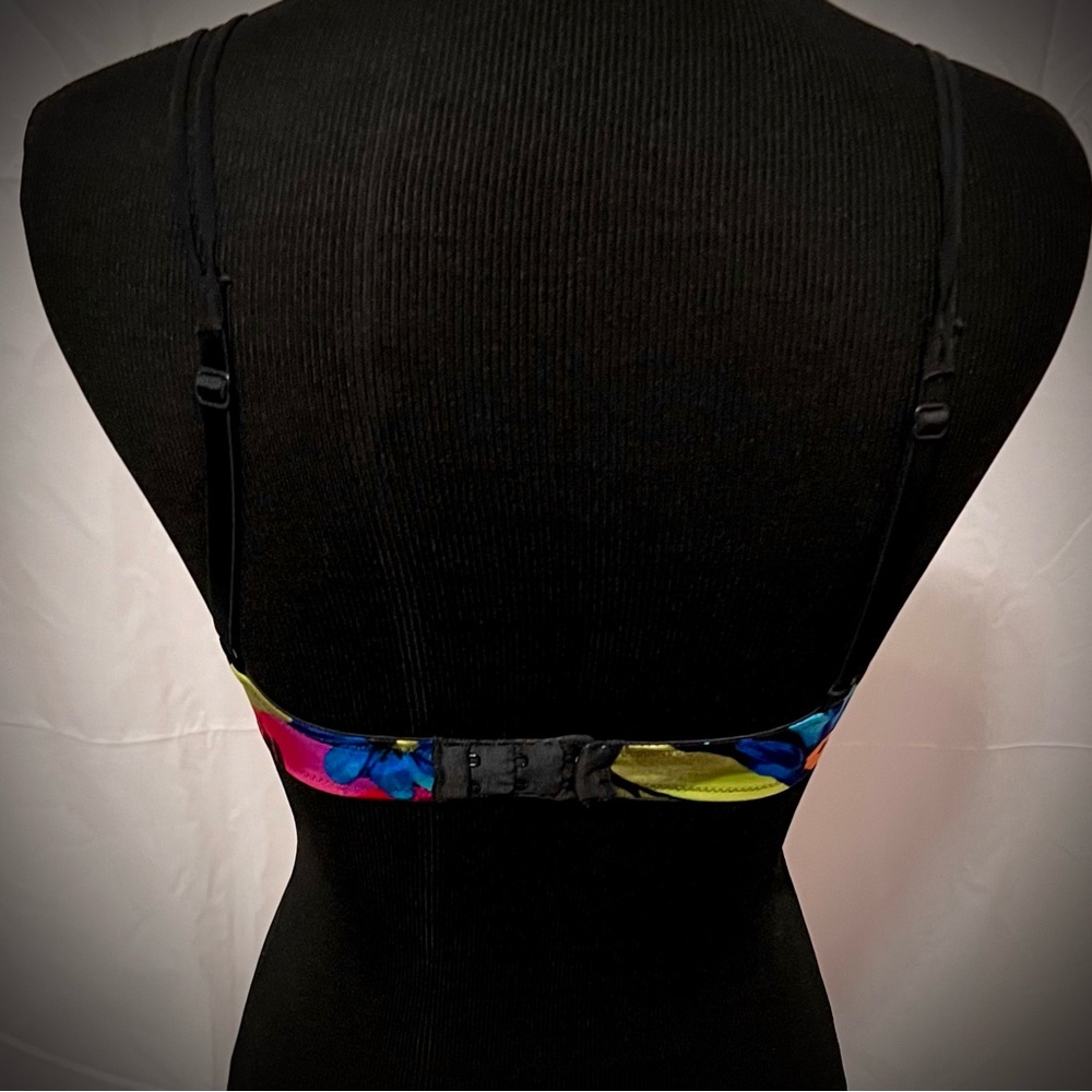 Beautiful & Sexy Victoria’s Secret Multicolored Flower Bra, Size 34B - Picture 6 of 7